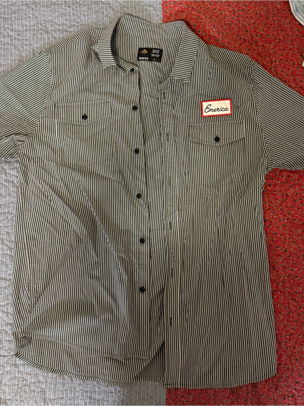 Emerica Men’s Black & White Striped Short-Sleeve Button Up Shirt
